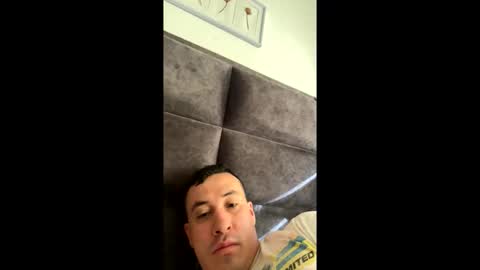 Snapshot of esteban121222 chatting on December 16, 12:54 pm esteban121222 online show from December 16, 12:54 pm