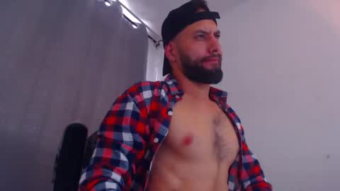 Snapshot of esteban7984068 chatting on February 10, 9:04 pm esteban online show from February 10, 9:04 pm