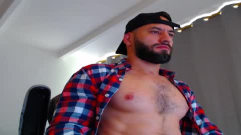 Snapshot of esteban7984068 chatting on December 4, 6:49 pm esteban online show from December 4, 6:49 pm