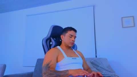 Snapshot of esteban_de_louise chatting on June 26, 2:21 pm ESTEBAN online show from June 26, 2:21 pm