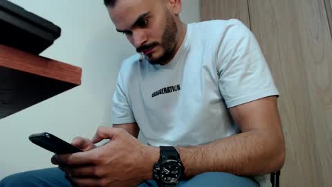 Esteban Fernandez online show from February 9, 7:19 pm