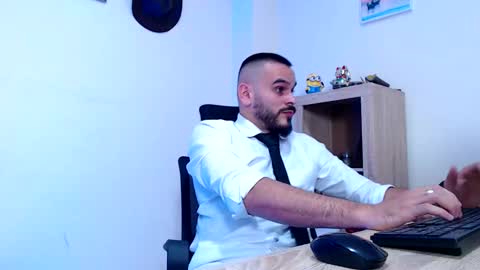 Esteban Fernandez online show from March 2, 7:15 am