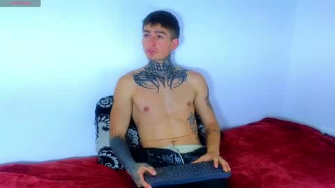 Esteban independent model online show from May 2, 2:00 pm