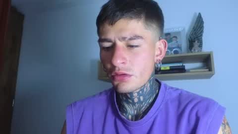 Snapshot of estebanchar_ chatting on June 9, 12:11 am Esteban independent model online show from June 9, 12:11 am