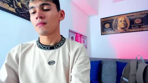 Snapshot of estebanperez_ chatting on December 27, 12:01 pm Esteban online show from December 27, 12:01 pm
