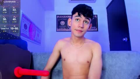 Snapshot of estebanperez_ chatting on January 12, 8:03 pm Esteban online show from January 12, 8:03 pm