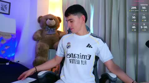 Snapshot of estebanperez_ chatting on June 23, 7:12 pm Esteban online show from June 23, 7:12 pm