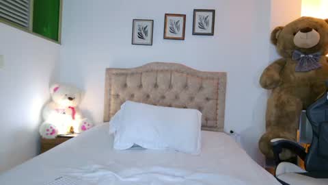Snapshot of estebanperez_ chatting on July 1, 11:23 am Esteban online show from July 1, 11:23 am