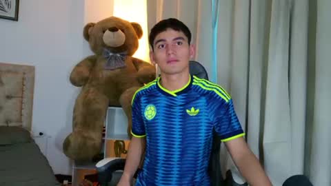 Snapshot of estebanperez_ chatting on July 3, 11:16 am Esteban online show from July 3, 11:16 am