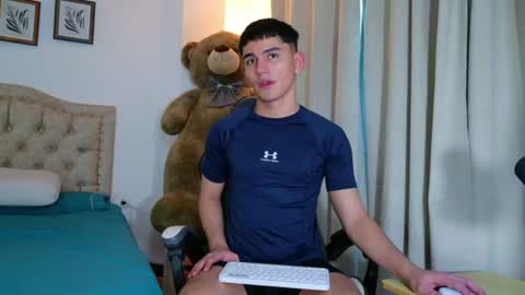 Snapshot of estebanperez_ chatting on July 9, 11:25 am Esteban online show from July 9, 11:25 am