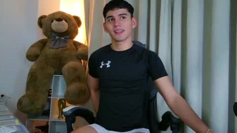 Snapshot of estebanperez_ chatting on July 20, 11:23 am Esteban online show from July 20, 11:23 am