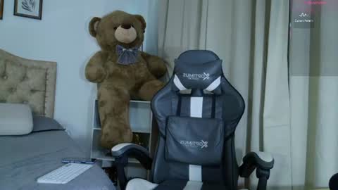 Snapshot of estebanperez_ chatting on July 29, 11:30 am Esteban online show from July 29, 11:30 am