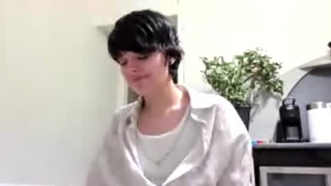 Snapshot of estefanaspomer chatting on July 28, 4:39 pm Lucy online show from July 28, 4:39 pm