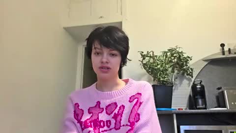 Snapshot of estefanaspomer chatting on July 29, 9:18 am Lucy online show from July 29, 9:18 am