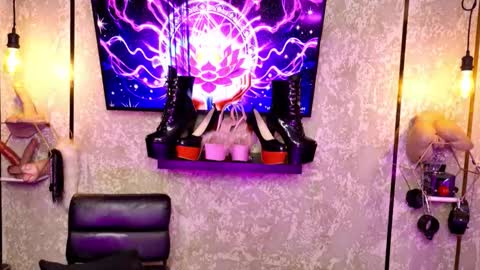 estefania1812 online show from March 17, 3:33 am