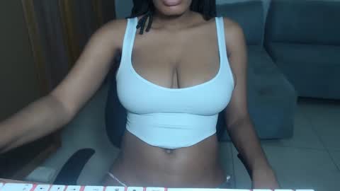 Snapshot of estefania_starlovee chatting on December 4, 8:40 pm estefania_starlovee online show from December 4, 8:40 pm