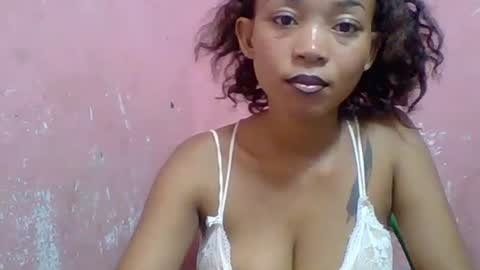 estelah20 online show from October 29, 7:10 am