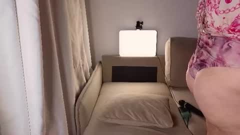 Snapshot of estelle_every chatting on July 3, 11:11 pm Estelle online show from July 3, 11:11 pm