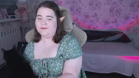 estelle_hicks online show from March 28, 7:02 pm