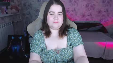 Snapshot of estelle_hicks chatting on May 21, 7:32 pm estelle_hicks online show from May 21, 7:32 pm