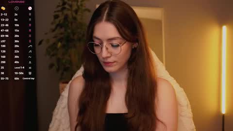 Ester online show from November 10, 4:00 am