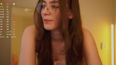 Snapshot of ester_hill chatting on May 29, 4:43 am Ester online show from May 29, 4:43 am