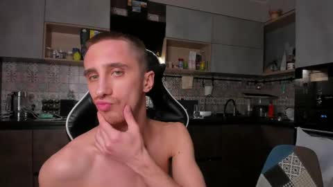 LOUIS online show from March 2, 5:08 am