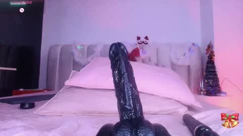 Estrella online show from December 4, 1:42 pm