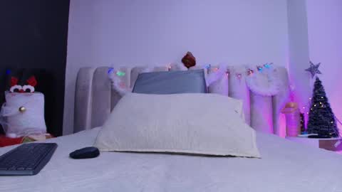 Estrella online show from December 20, 12:01 pm