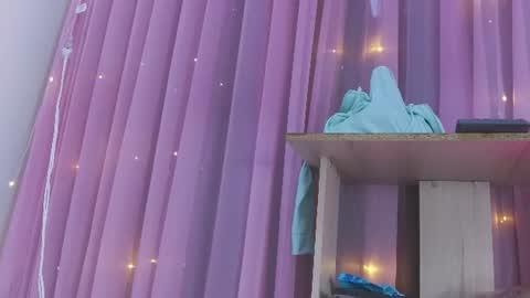 Snapshot of estrella_hanks_ chatting on July 3, 12:00 pm Estrella online show from July 3, 12:00 pm