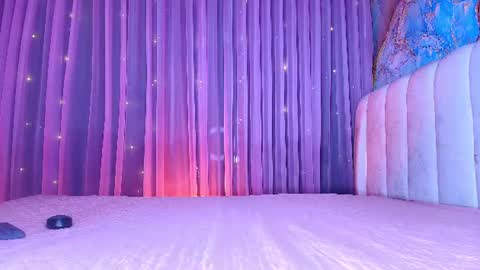 Snapshot of estrella_hanks_ chatting on July 16, 12:00 pm Estrella online show from July 16, 12:00 pm