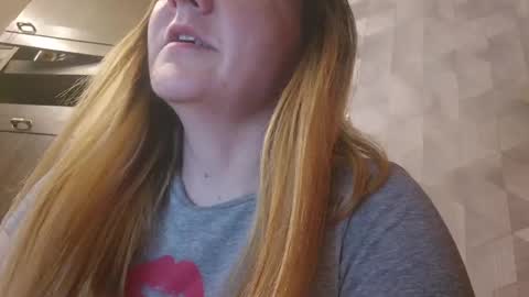 Snapshot of estrellawalters chatting on May 17, 10:33 am estrellawalters online show from May 17, 10:33 am