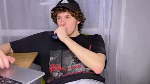 Alex online show from May 10, 6:35 pm