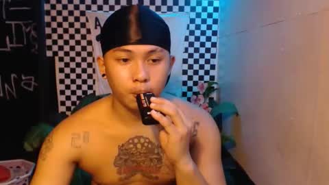 im esward tynn online show from November 12, 4:57 am