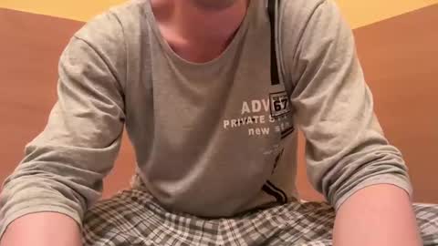 Snapshot of etat_on chatting on February 14, 12:30 am Tom online show from February 14, 12:30 am