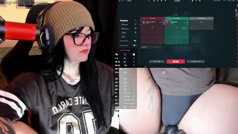 Snapshot of eternaaura_ chatting on May 29, 7:45 pm Aura online show from May 29, 7:45 pm