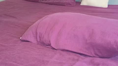 Snapshot of eternaldevotion chatting on January 22, 1:53 pm AA online show from January 22, 1:53 pm