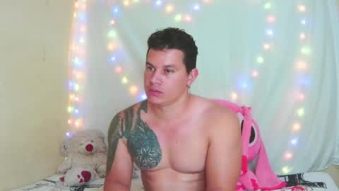 Snapshot of eternalfuego chatting on April 25, 3:31 am eternalfuego online show from April 25, 3:31 am