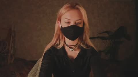 Sophia online show from May 5, 9:23 pm