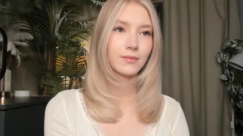 Natalie online show from December 15, 5:44 am