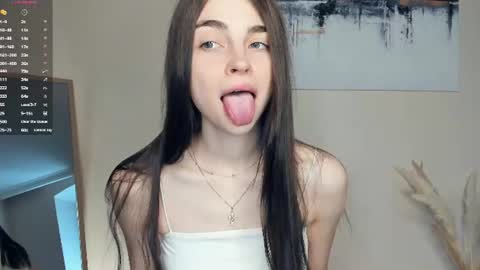 Snapshot of eternity_is_endless chatting on June 29, 7:47 am Mary online show from June 29, 7:47 am