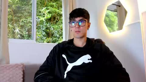 etham_wolf1 online show from May 31, 12:45 pm