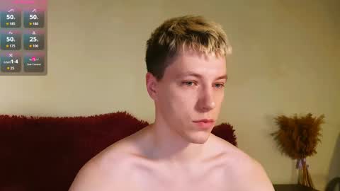 Snapshot of ethan7inches chatting on May 21, 5:14 am Ethan online show from May 21, 5:14 am