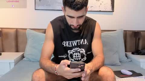 Ethan online show from April 25, 7:11 pm