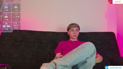 Snapshot of ethan_and_ava chatting on May 21, 2:18 am ethan and ava online show from May 21, 2:18 am