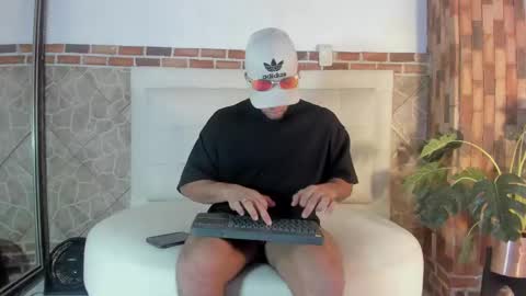 ethan helmut online show from December 2, 10:34 pm