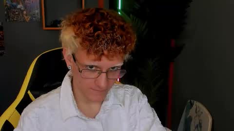 Snapshot of ethan_miltons chatting on December 1, 10:53 am Ethan online show from December 1, 10:53 am