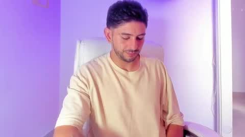 Ethan Muller online show from February 4, 8:06 pm