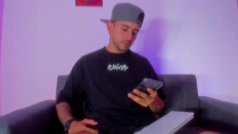 Ethan Muller online show from February 10, 7:49 pm