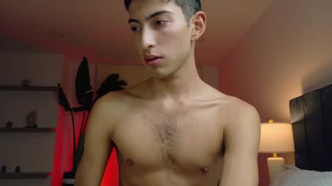 Snapshot of ethan_skiny_ chatting on April 4, 6:33 am Joan online show from April 4, 6:33 am